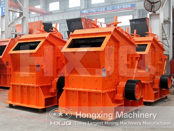 Impact gravel crusher 