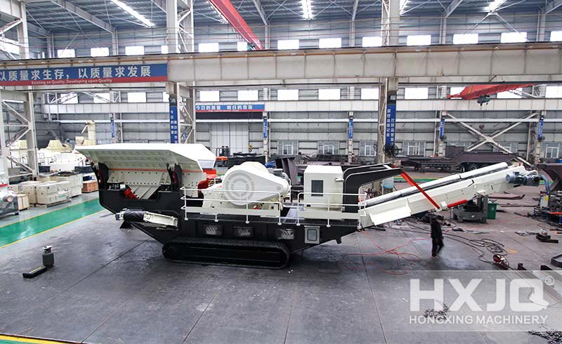 crawler-type mobile crusher in factory